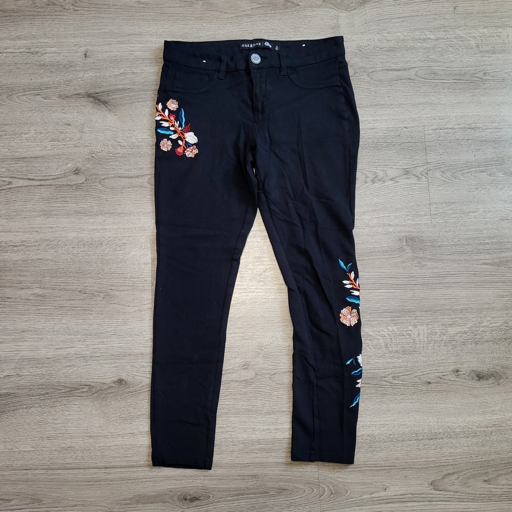 One5One Black Floral Embroidered Skinny Pants Stretch‎ Rayon Blend Women Size 6